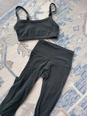 Aritzia Green High-Waist Leggings with Matching Crop Sports Bra
